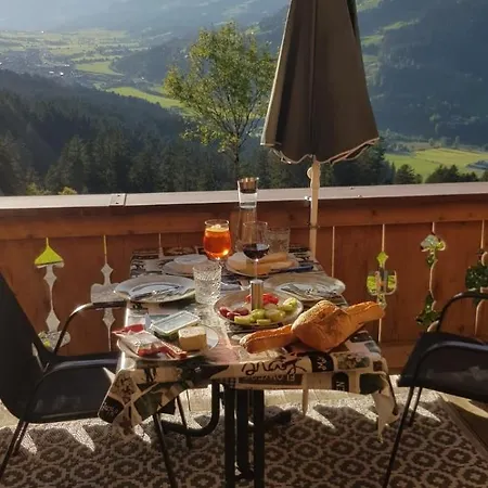 مزرعة للإقامة Hahnenkammblick *