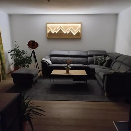 مزرعة للإقامة Hahnenkammblick *