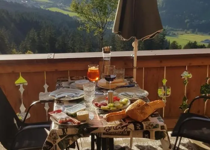 ファームステイ Hahnenkammblick *