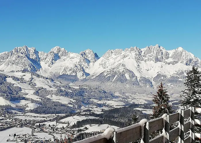 ファームステイ Hahnenkammblick *